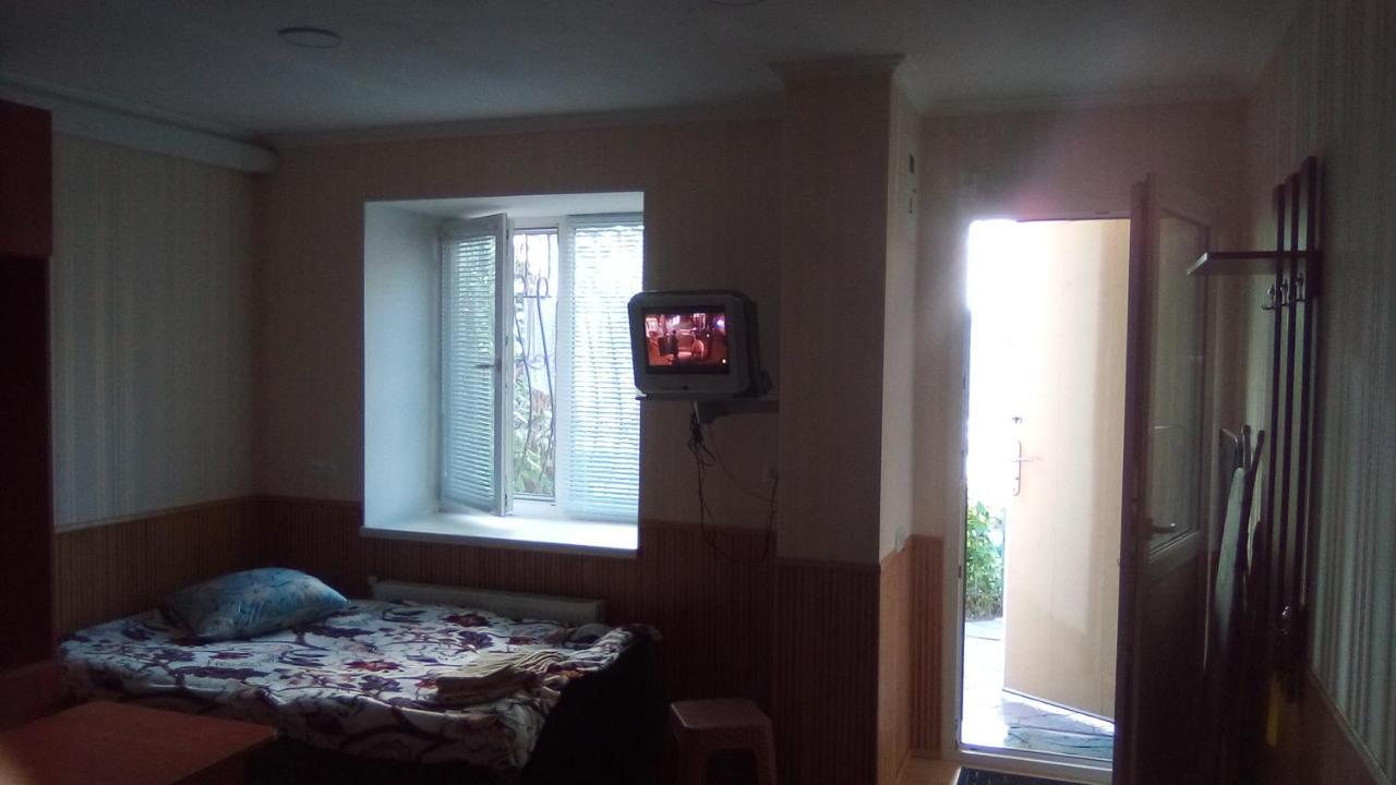1-Я Слободская, 17А, Угол Проспекта Центрального, 3 Дивана, Wi-Fi, Отдельный Вход. Mykolajiw Exterior foto